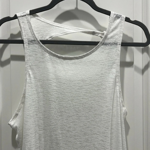 Lululemon White Sheer Activewear Tank Top with Cut Out Back Sz 8 - Picture 2 of 5